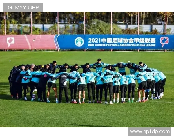 成都足球队以83分领跑世界锦标赛积分榜展现强劲实力